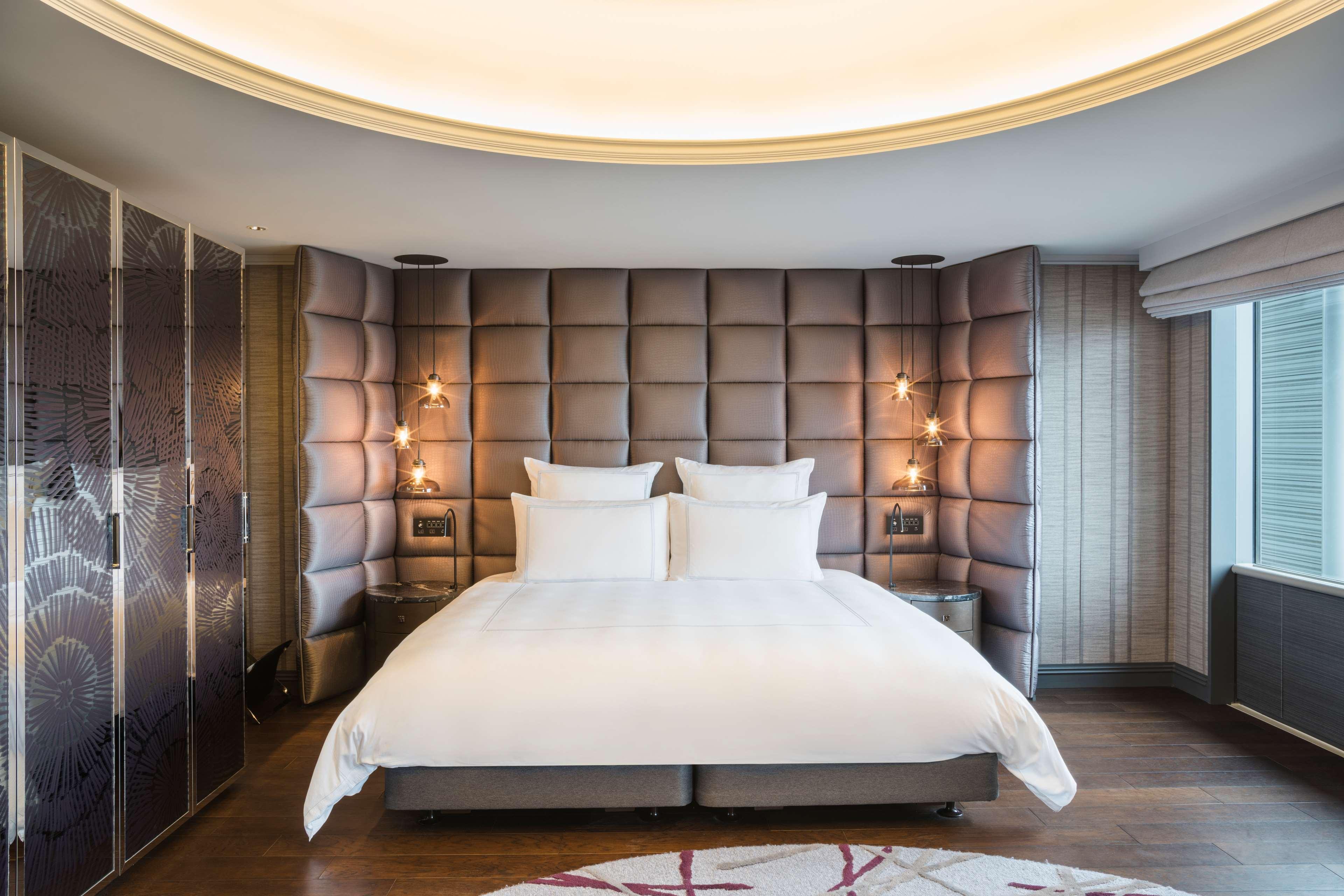 Swissotel Nankai Осака Екстериор снимка A bedroom at the Mandarin Oriental