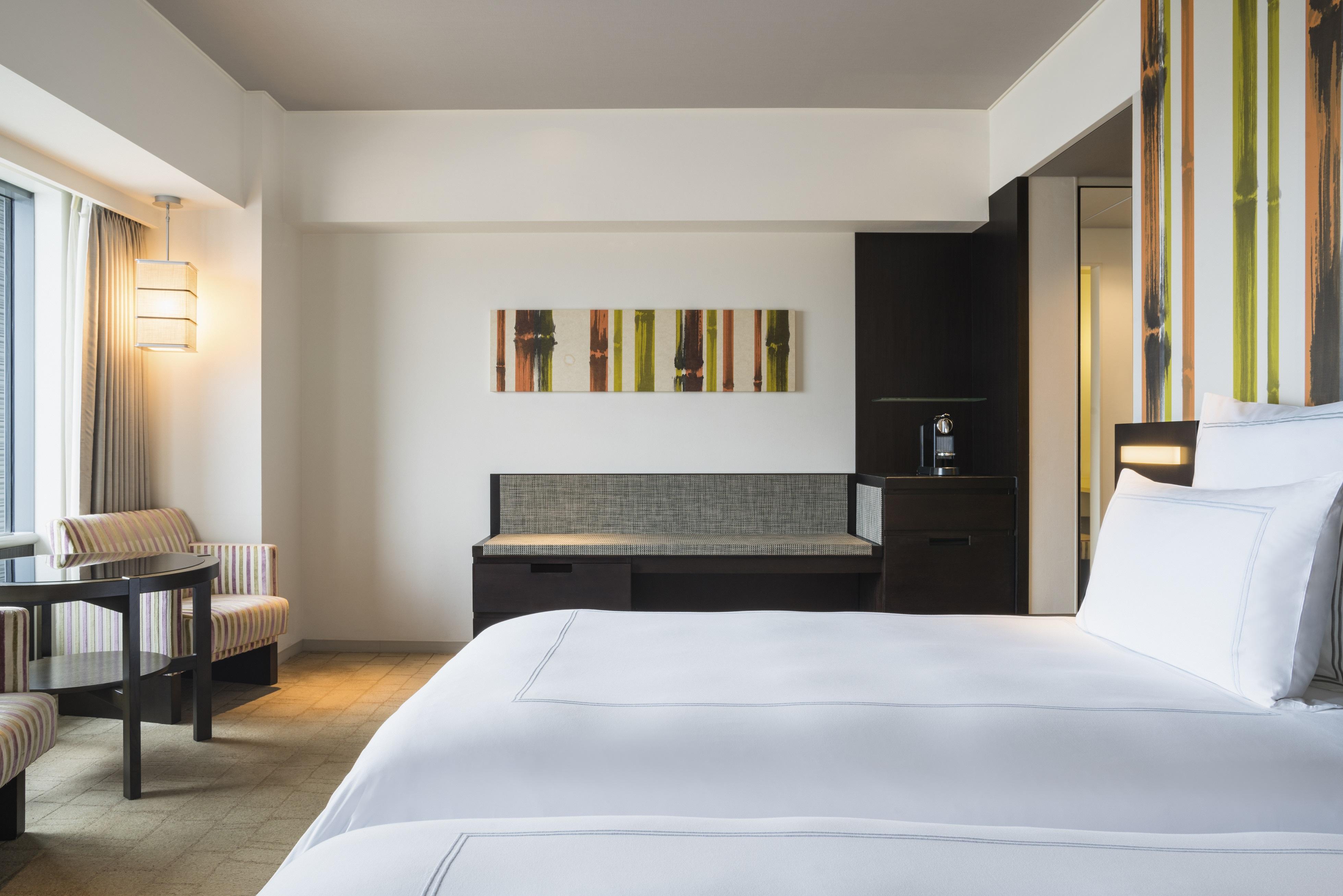 Swissotel Nankai Осака Екстериор снимка A guest room at the W Hotel, Beijing