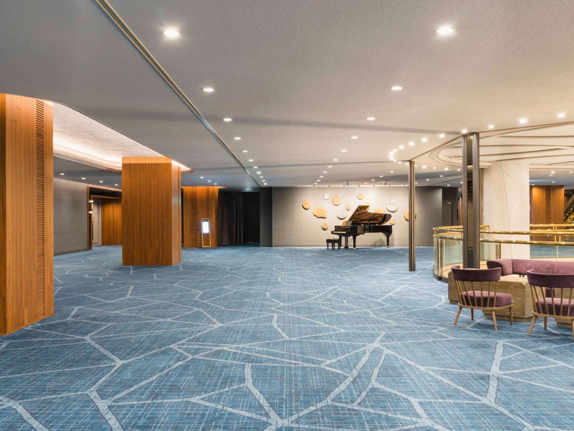 Swissotel Nankai Осака Екстериор снимка The Blue Hall